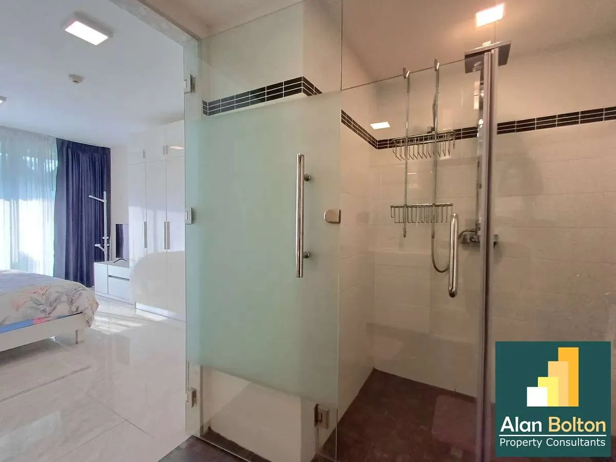 Modern Style 1 bedroom 1 bathroom in Park Royal 2 for Sale photo 11