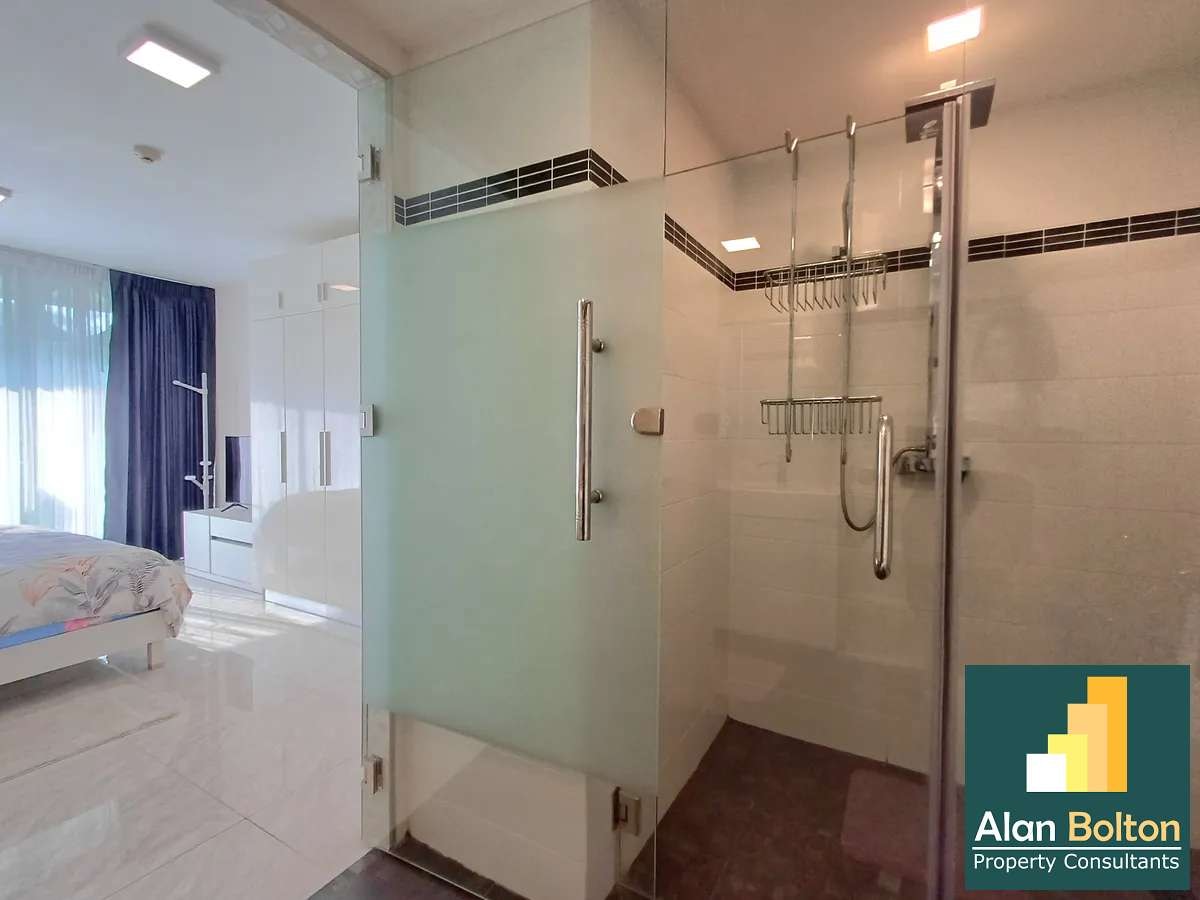 Modern Style 1 bedroom 1 bathroom in Park Royal 2 for Sale photo 12