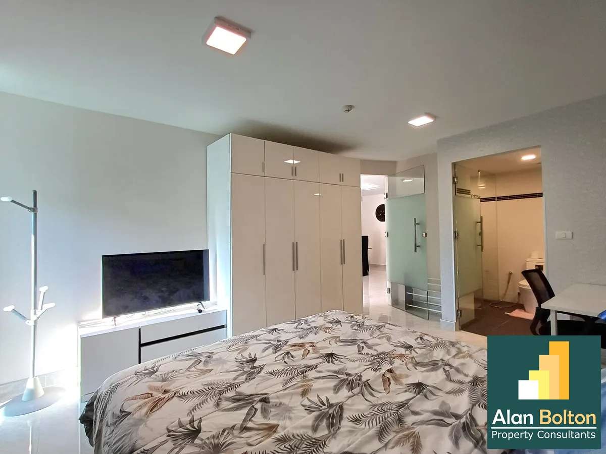 Modern Style 1 bedroom 1 bathroom in Park Royal 2 for Sale photo 10