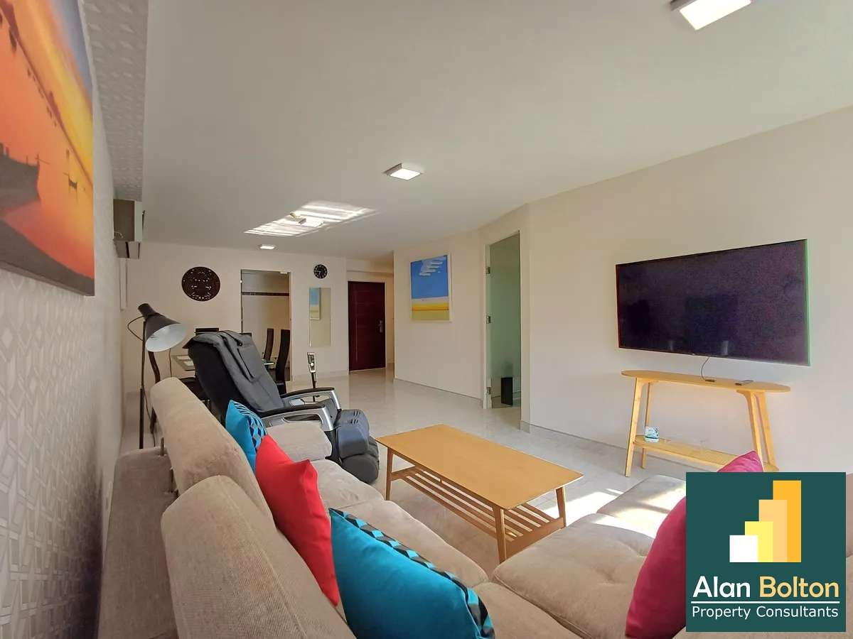 Modern Style 1 bedroom 1 bathroom in Park Royal 2 for Sale