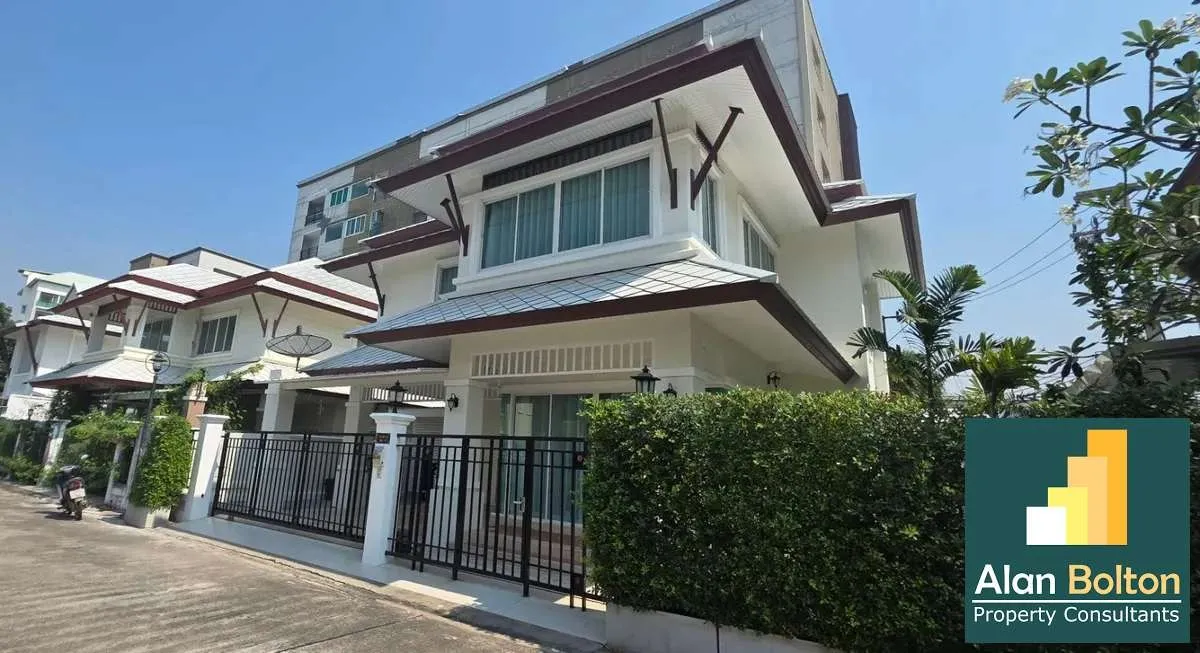 Modern 4 Bed 4 Bath House In East Pattaya