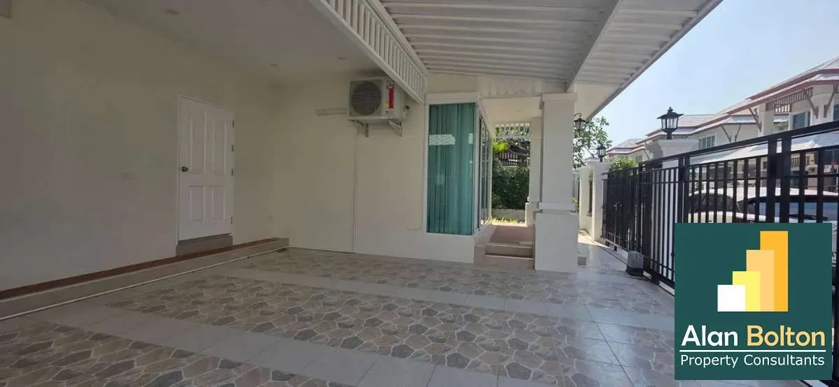 Modern 4 Bed 4 Bath House In East Pattaya photo 11