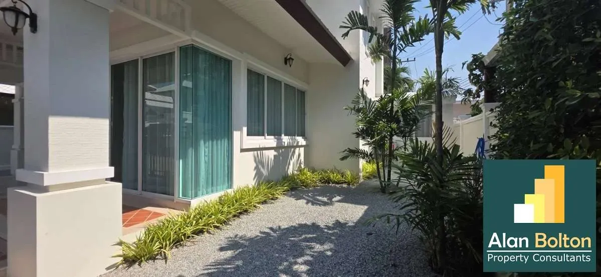 Modern 4 Bed 4 Bath House In East Pattaya photo 12