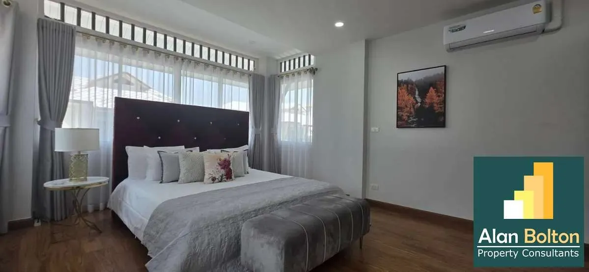 Modern 4 Bed 4 Bath House In East Pattaya photo 5