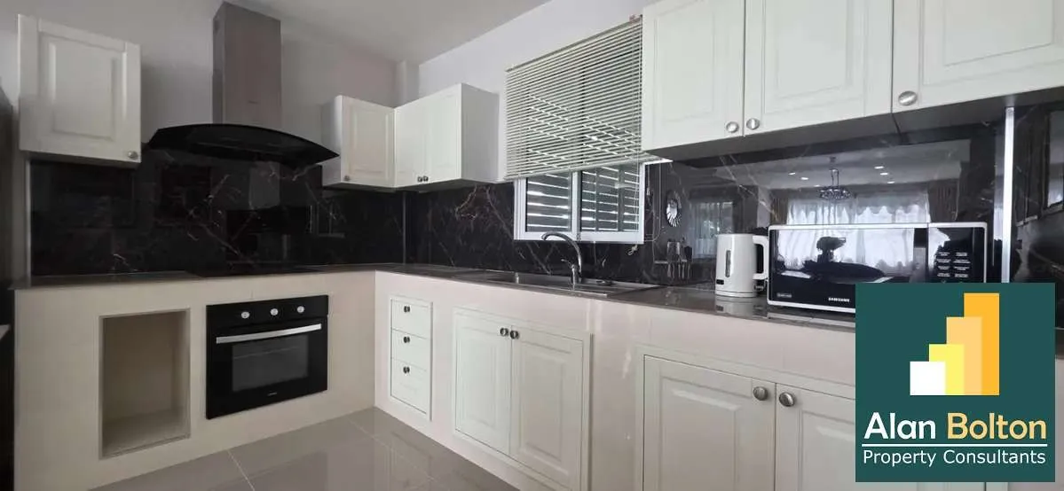 Modern 4 Bed 4 Bath House In East Pattaya photo 9