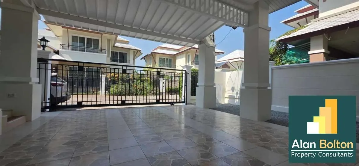 Modern 4 Bed 4 Bath House In East Pattaya photo 10