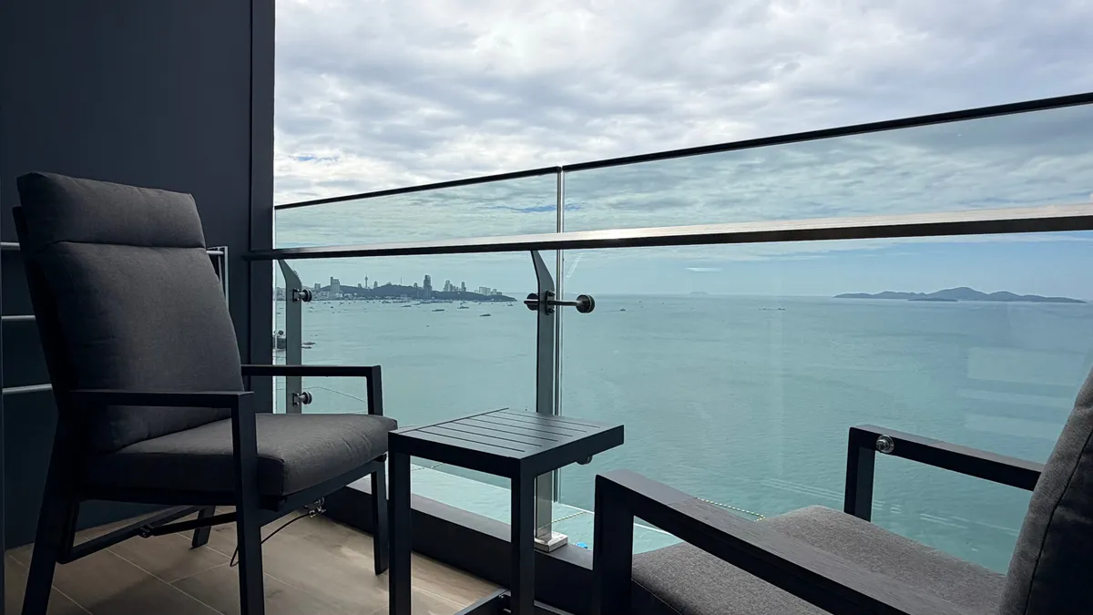 One bedroom condo for sale in Arom Wongamat photo 24