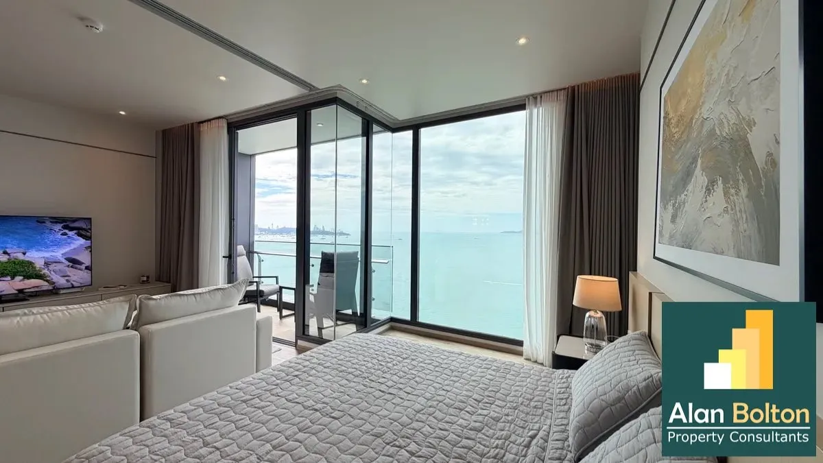 One bedroom condo for sale in Arom Wongamat photo 10
