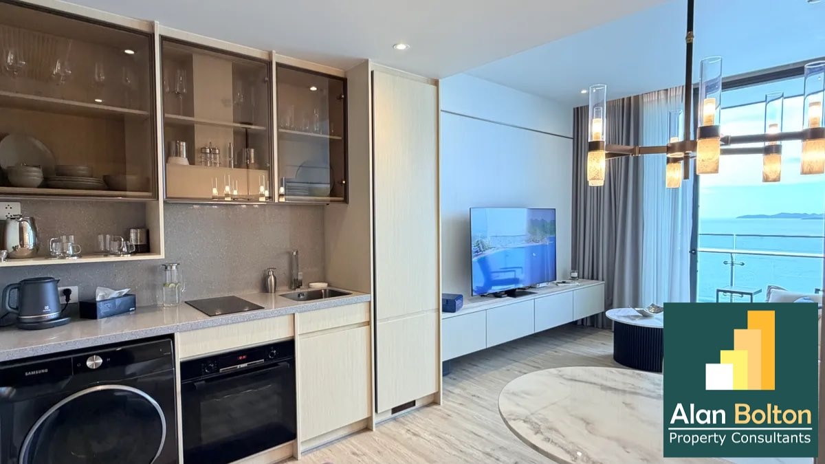 One bedroom condo for sale in Arom Wongamat photo 9