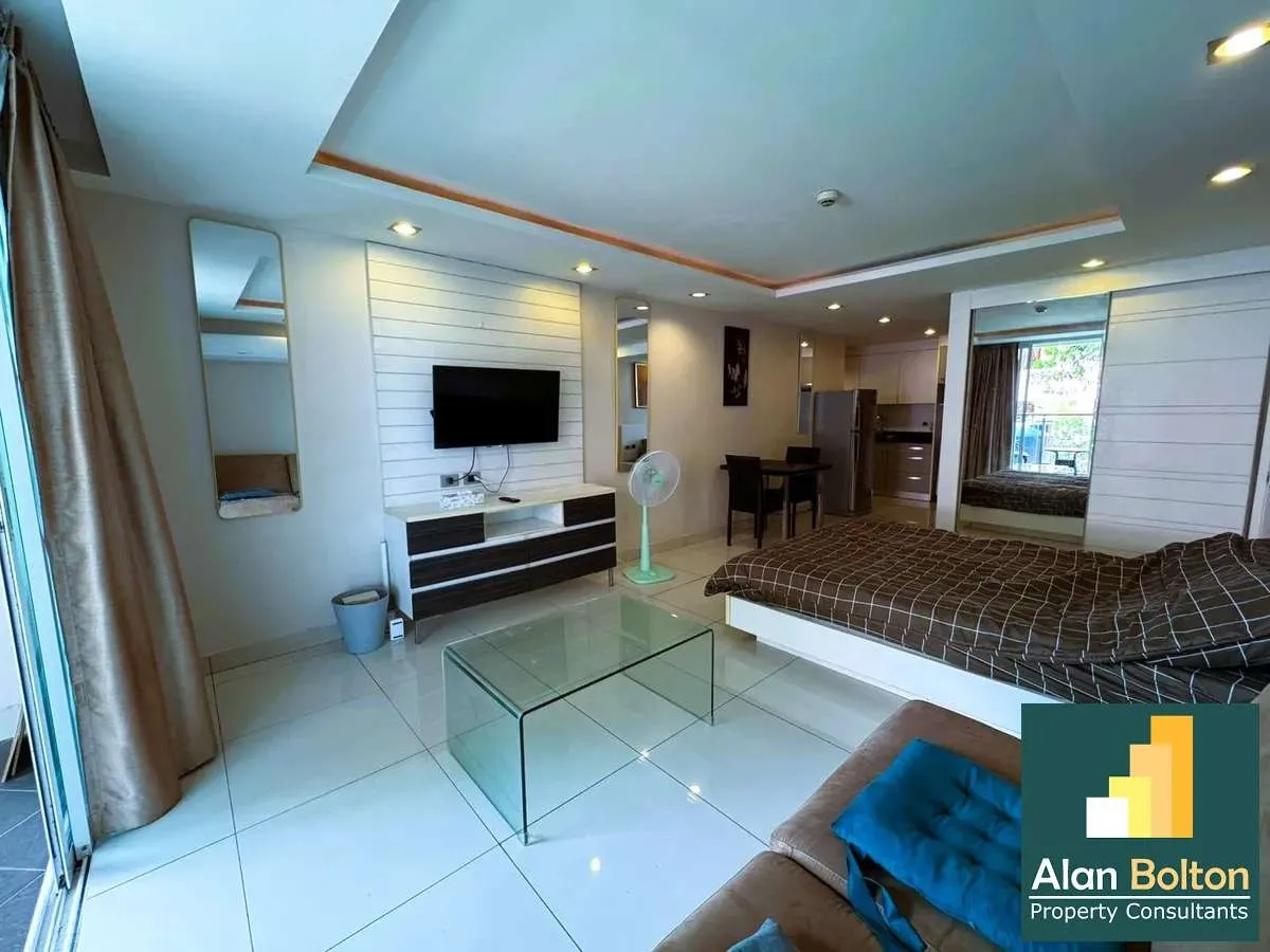 Large Corner Unit City View Studio Condo In South Pattaya photo 12