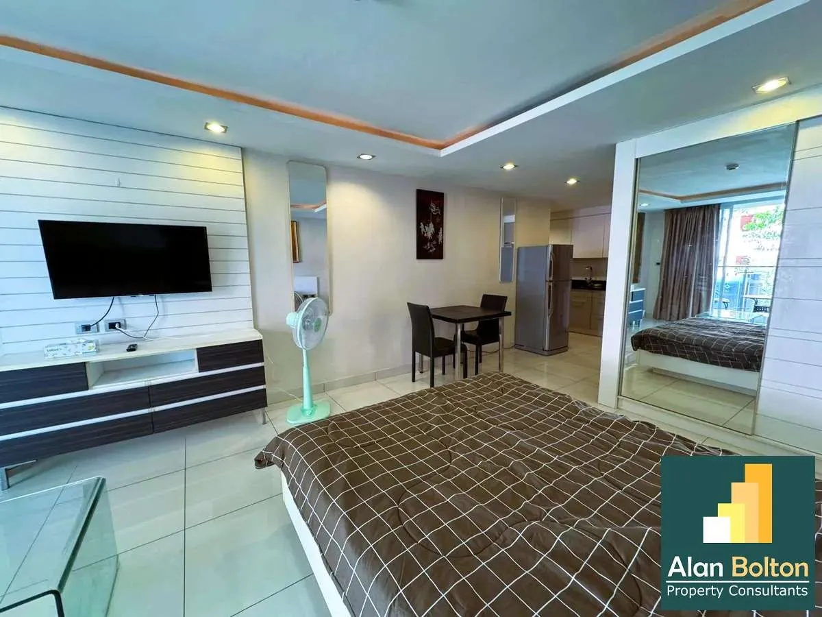 Large Corner Unit City View Studio Condo In South Pattaya photo 18