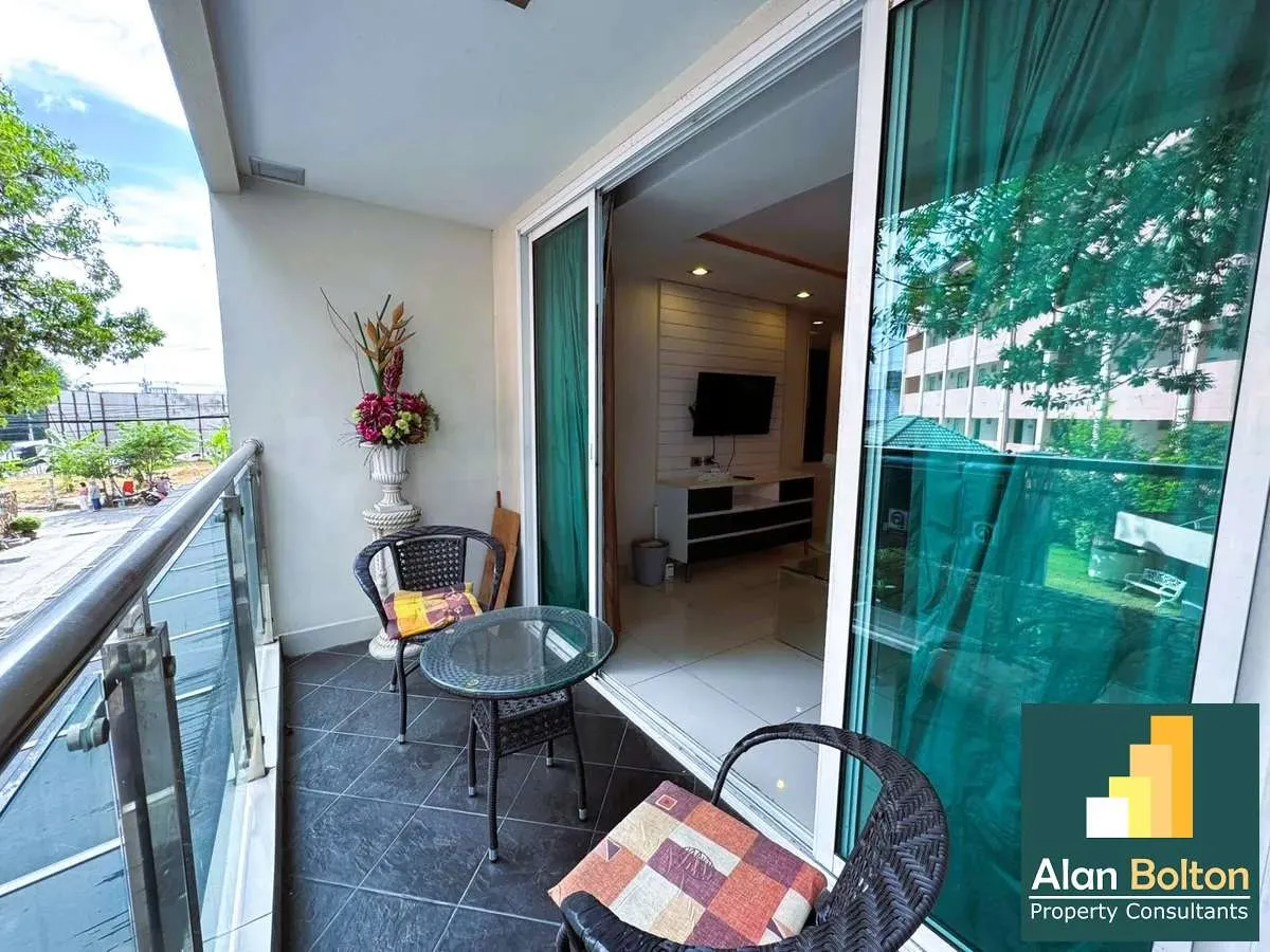 Large Corner Unit City View Studio Condo In South Pattaya photo 20