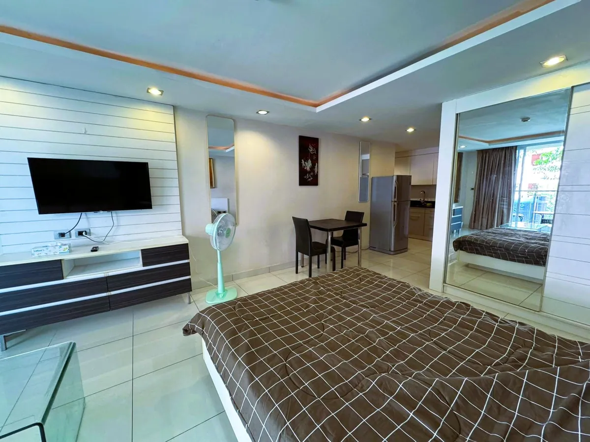 Large Corner Unit City View Studio Condo In South Pattaya photo 23