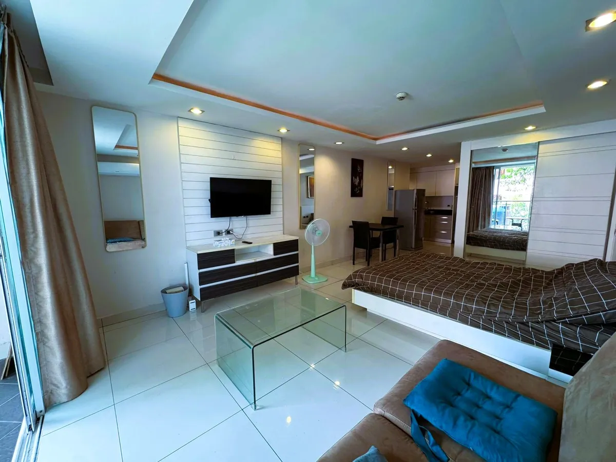 Large Corner Unit City View Studio Condo In South Pattaya photo 29
