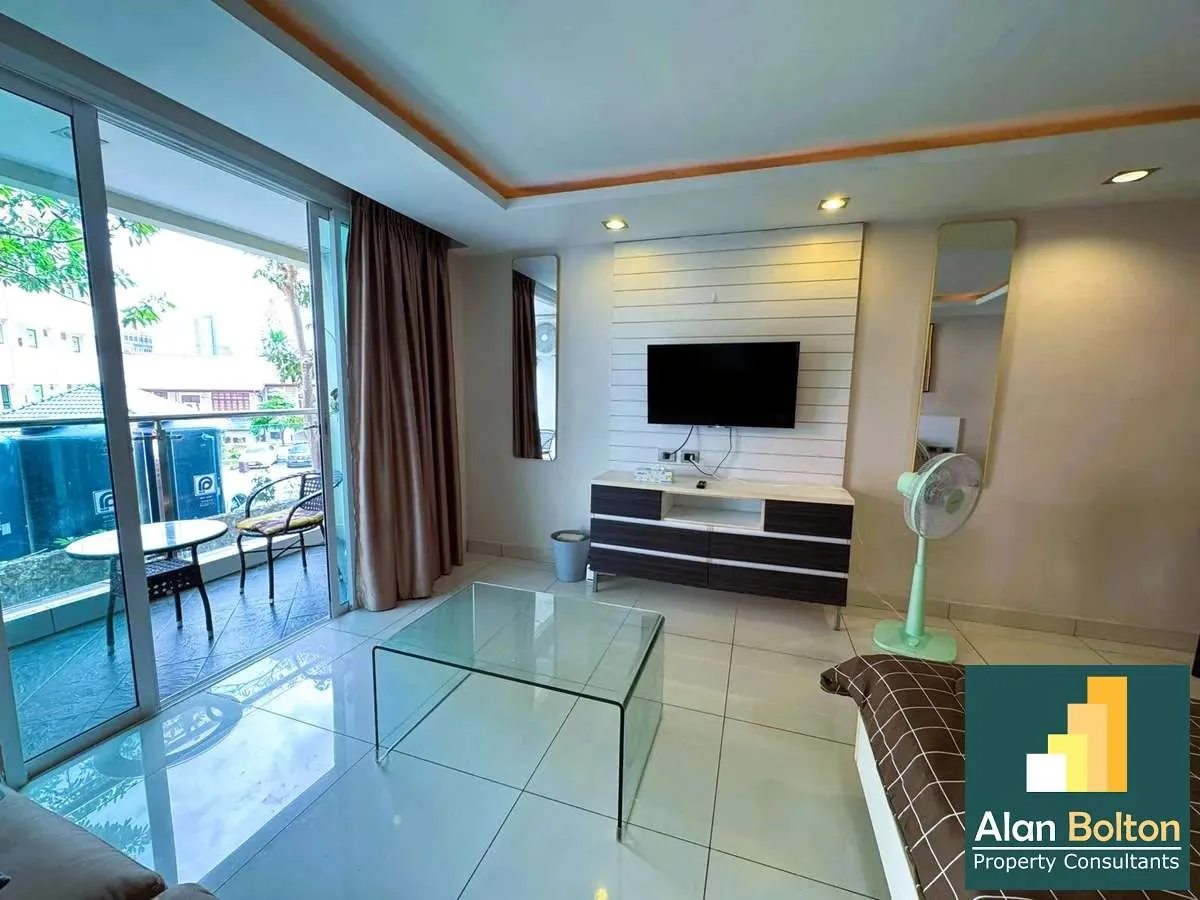 Large Corner Unit City View Studio Condo In South Pattaya photo 4