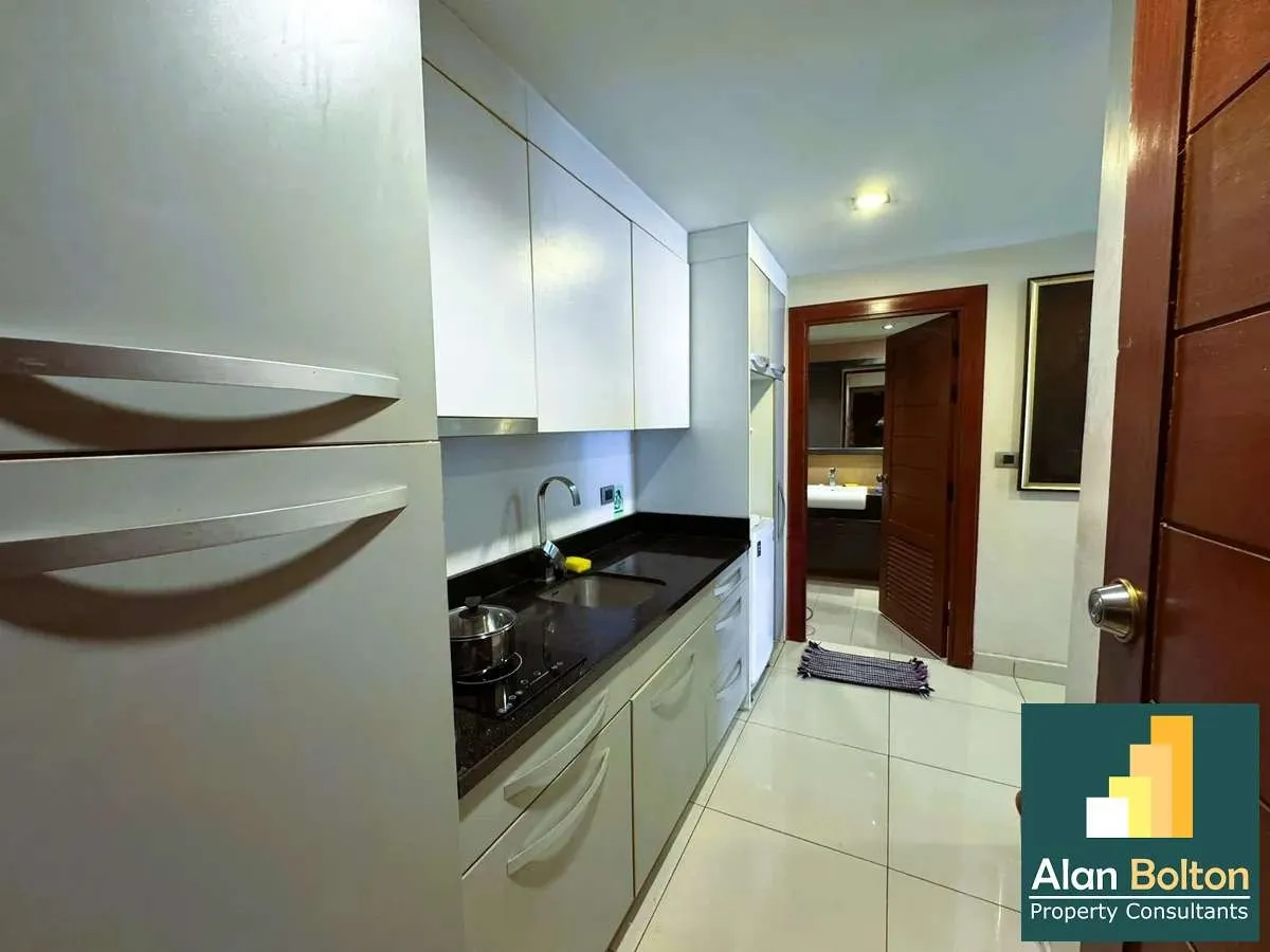 Large Corner Unit City View Studio Condo In South Pattaya photo 5