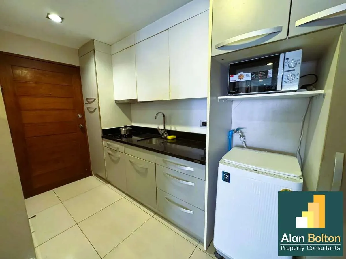 Large Corner Unit City View Studio Condo In South Pattaya photo 6