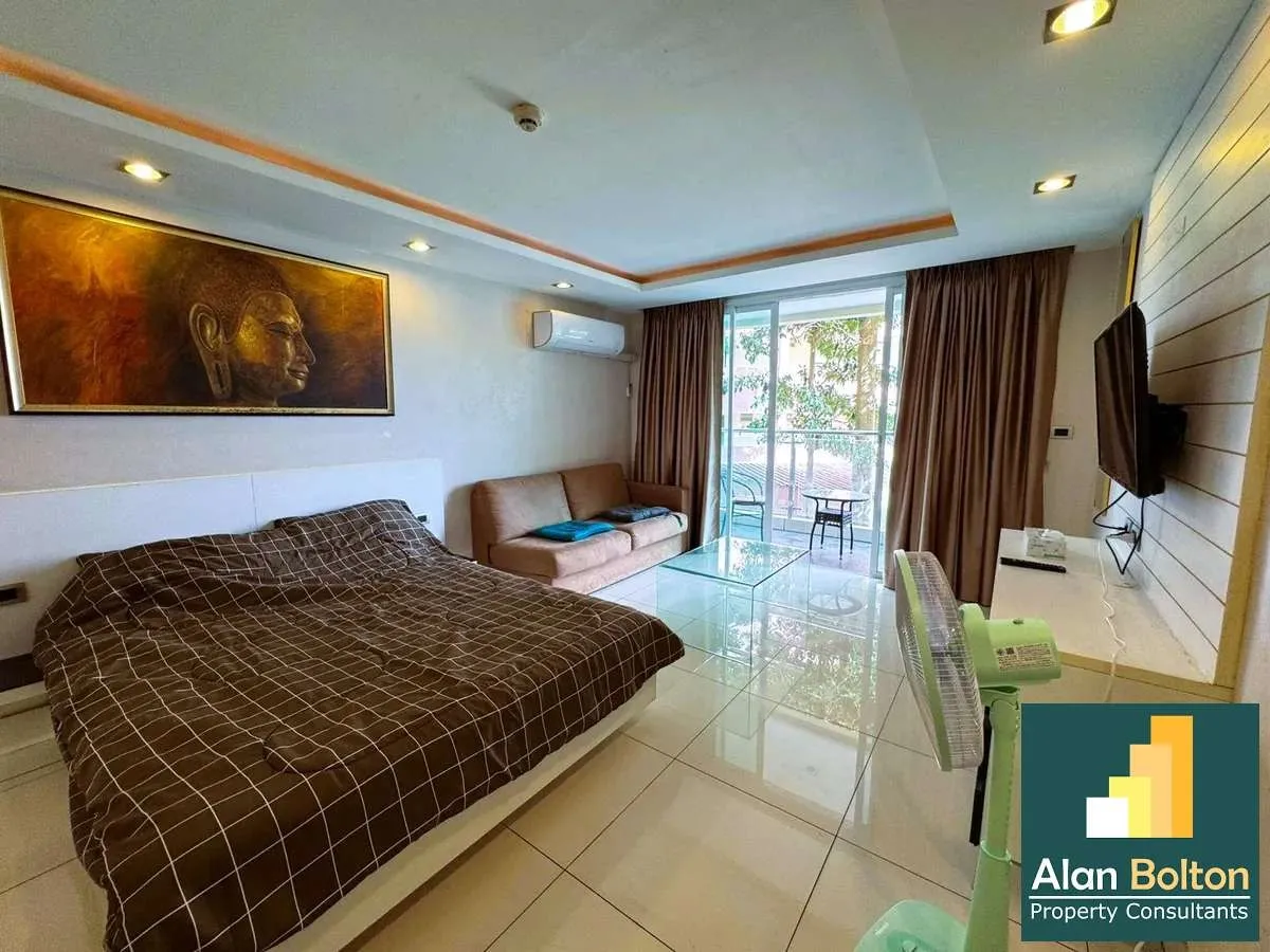 Large Corner Unit City View Studio Condo In South Pattaya photo 10