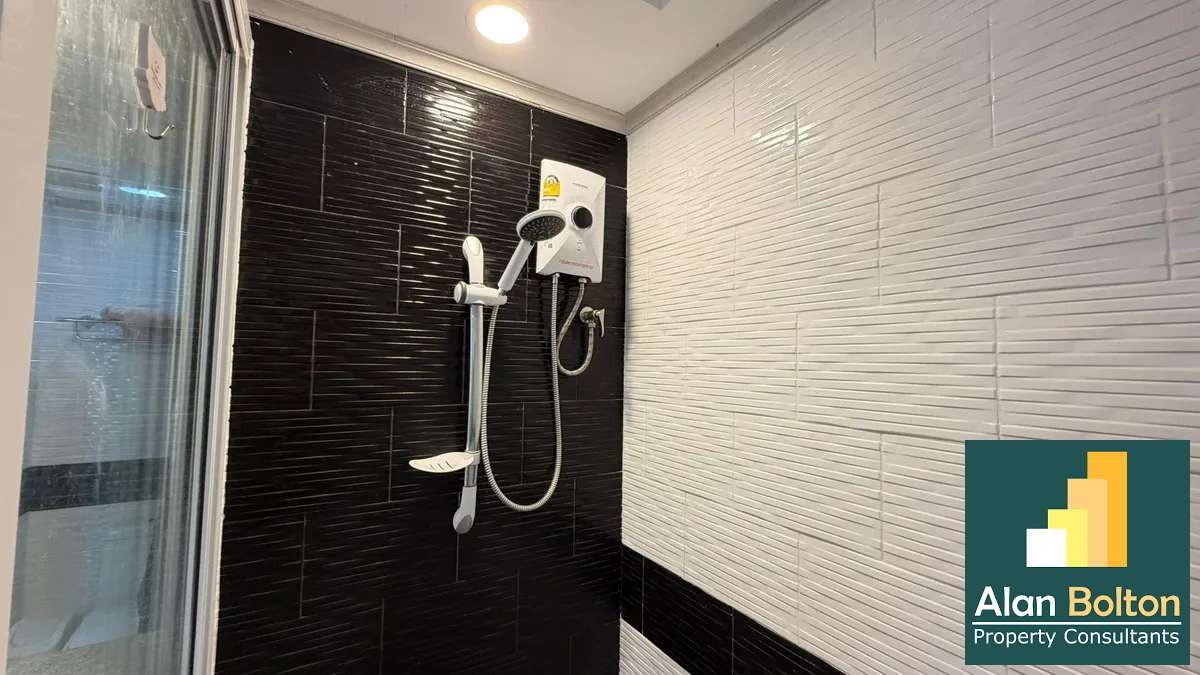 Studio Condo For Sale In Prahtamnak photo 10
