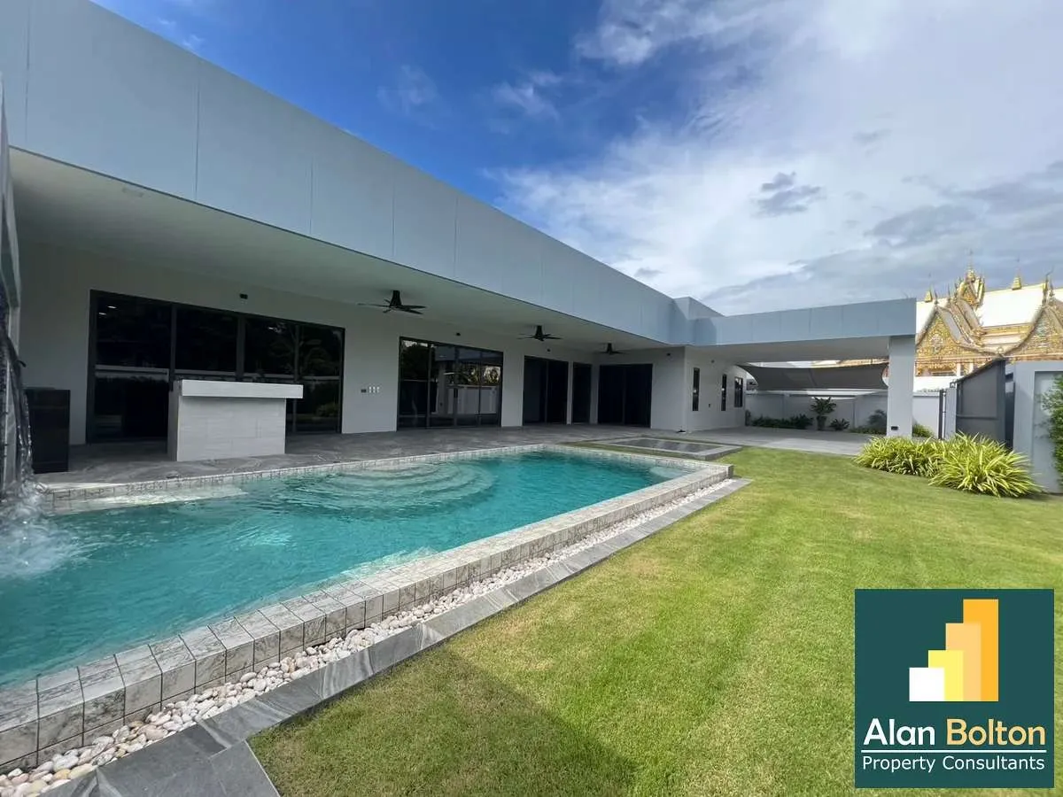 Pool Villa 3 Bedrooms 4 Bathroom in Huay yai photo 3