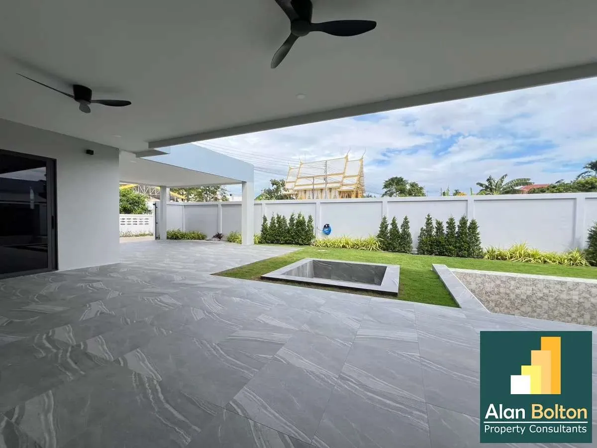 Luxury Pool Villa 3 Bedrooms 4 Bathrooms in Huay yai photo 14