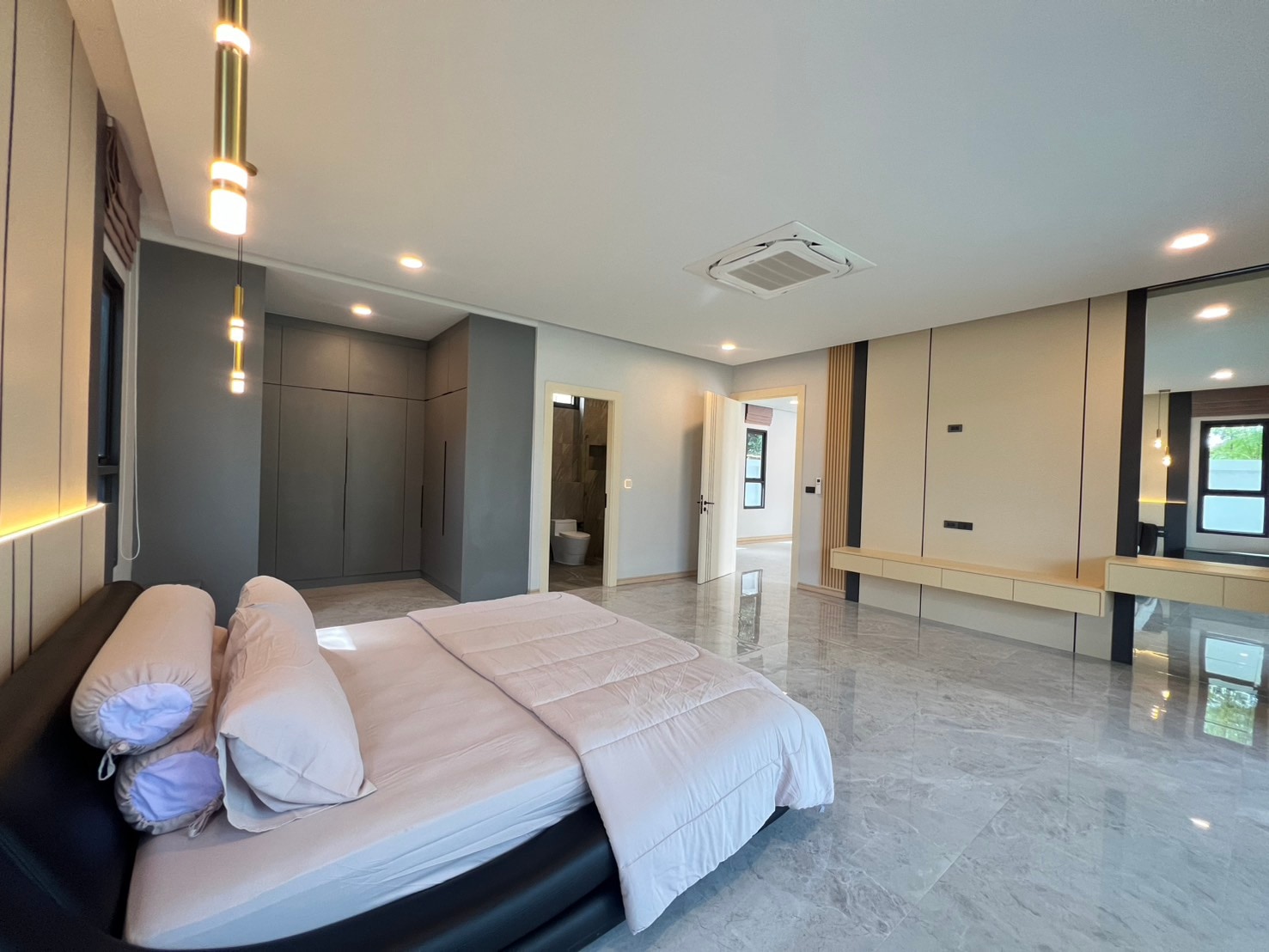 Luxury Pool Villa 3 Bedrooms 4 Bathrooms in Huay yai photo 40