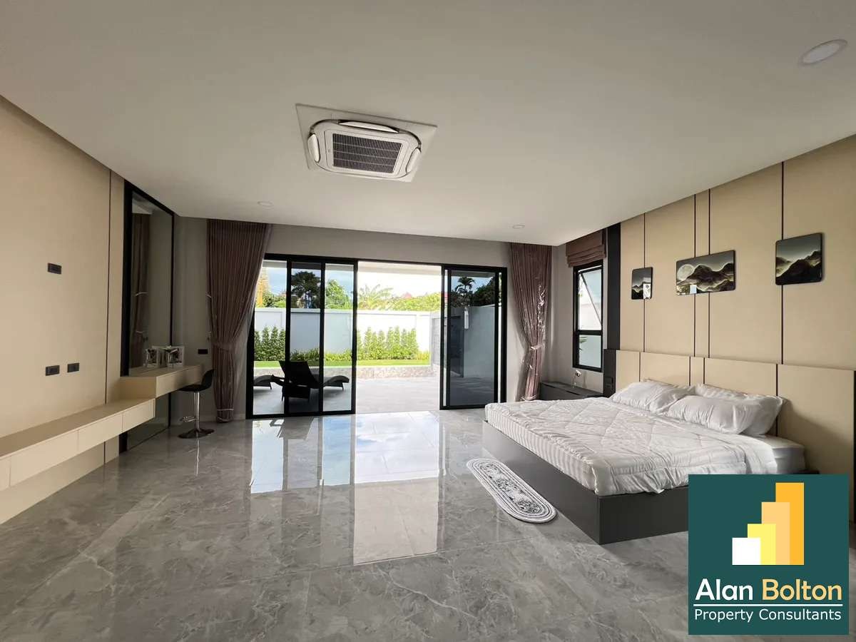 Luxury Pool Villa 3 Bedrooms 4 Bathrooms in Huay yai photo 10