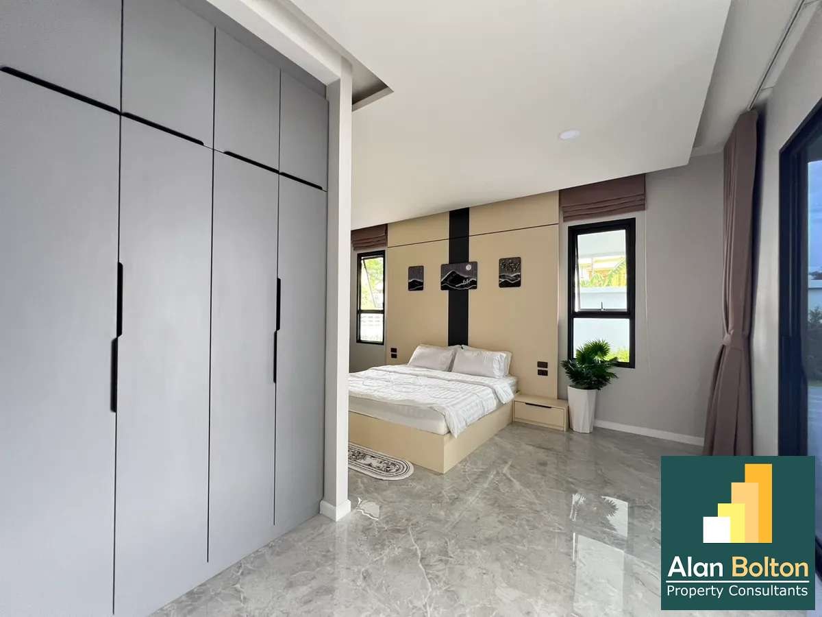 Luxury Pool Villa 3 Bedrooms 4 Bathrooms in Huay yai photo 4