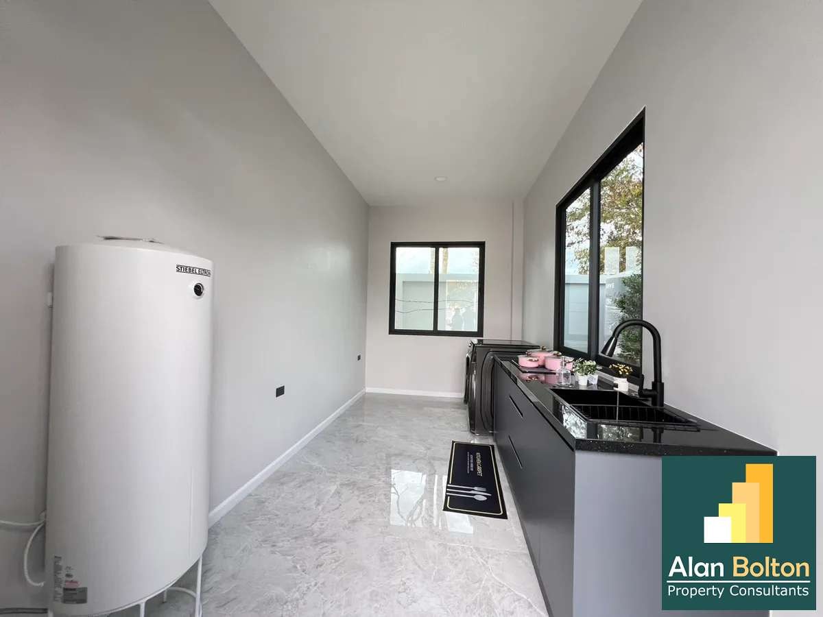 Luxury Pool Villa 3 Bedrooms 4 Bathrooms in Huay yai photo 12