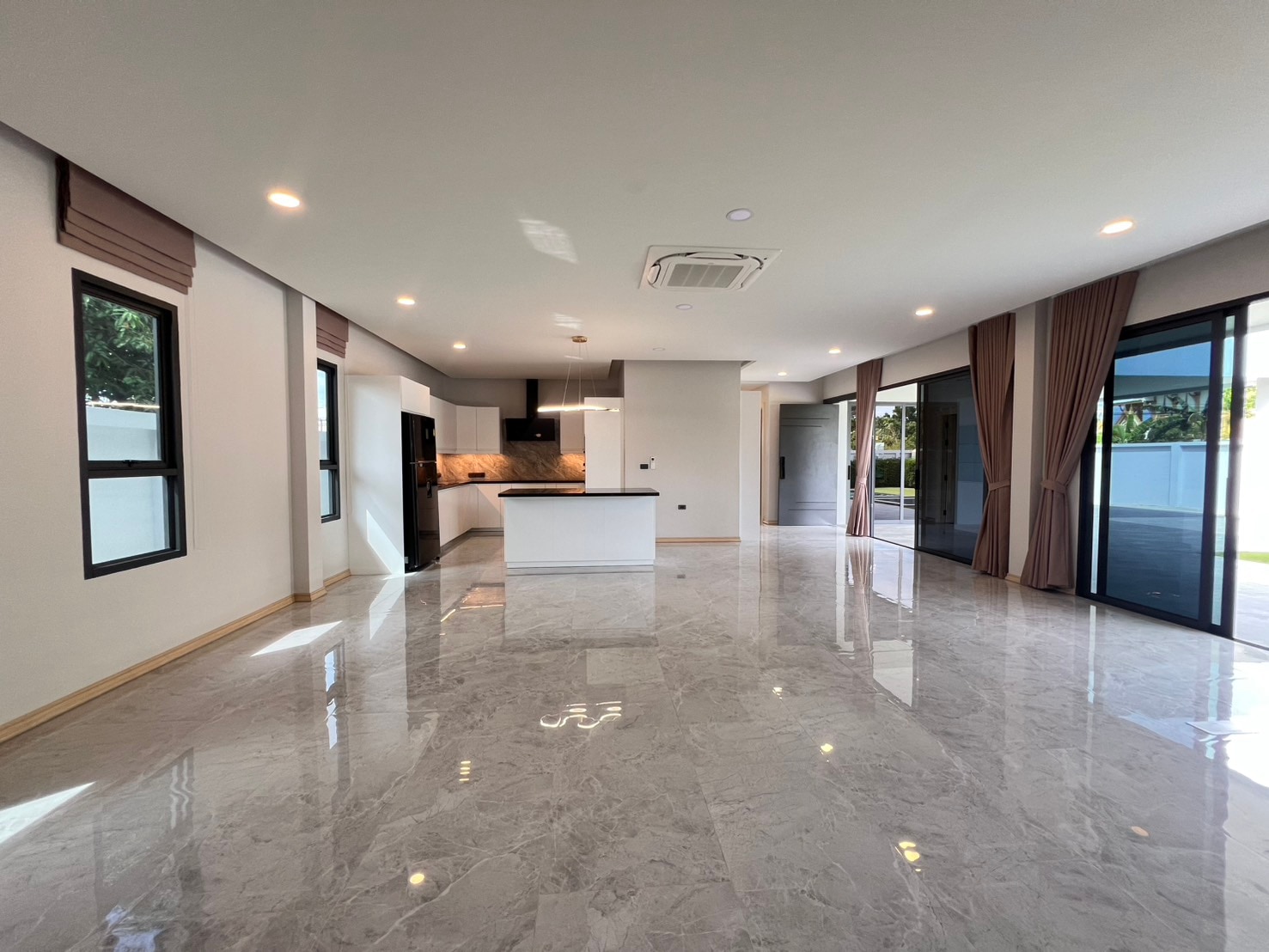 Luxury Pool Villa 3 Bedrooms 4 Bathrooms in Huay yai photo 25