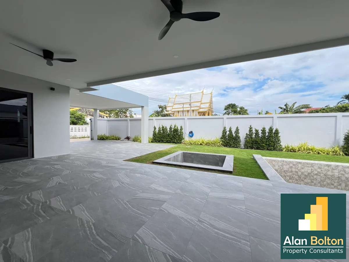 Luxury Pool Villa 3 Bedrooms 4 Bathrooms in Huay yai photo 14