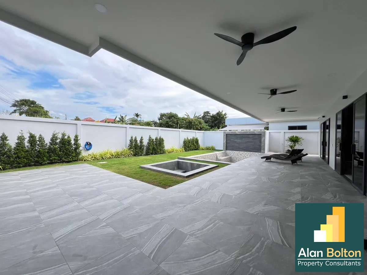 Luxury Pool Villa 3 Bedrooms 4 Bathrooms in Huay yai photo 15