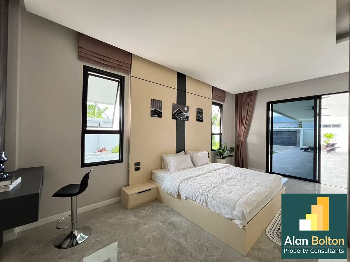 Luxury Pool Villa 3 Bedrooms 4 Bathrooms in Huay yai photo 9