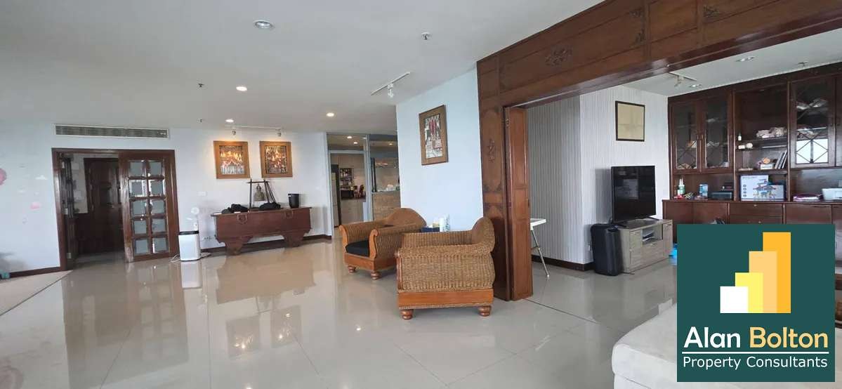 Large Front Facing Ocean View 3 Bed 3 Bath Condo in Pratumnak photo 20