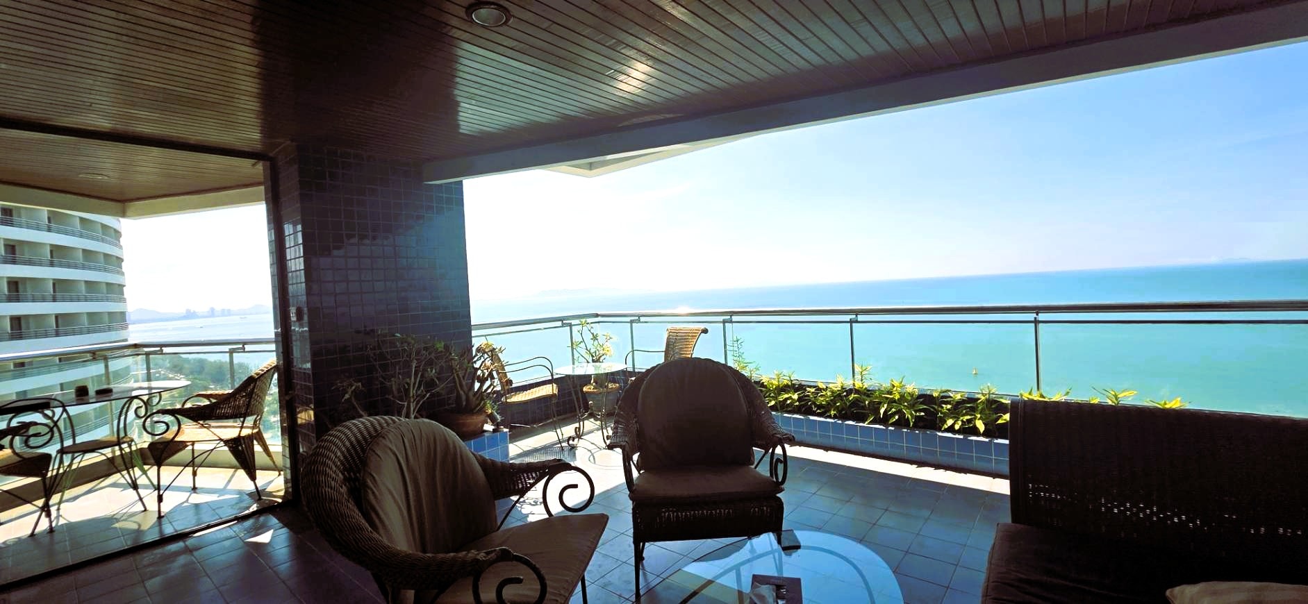 Large Front Facing Ocean View 3 Bed 3 Bath Condo in Pratumnak photo 24