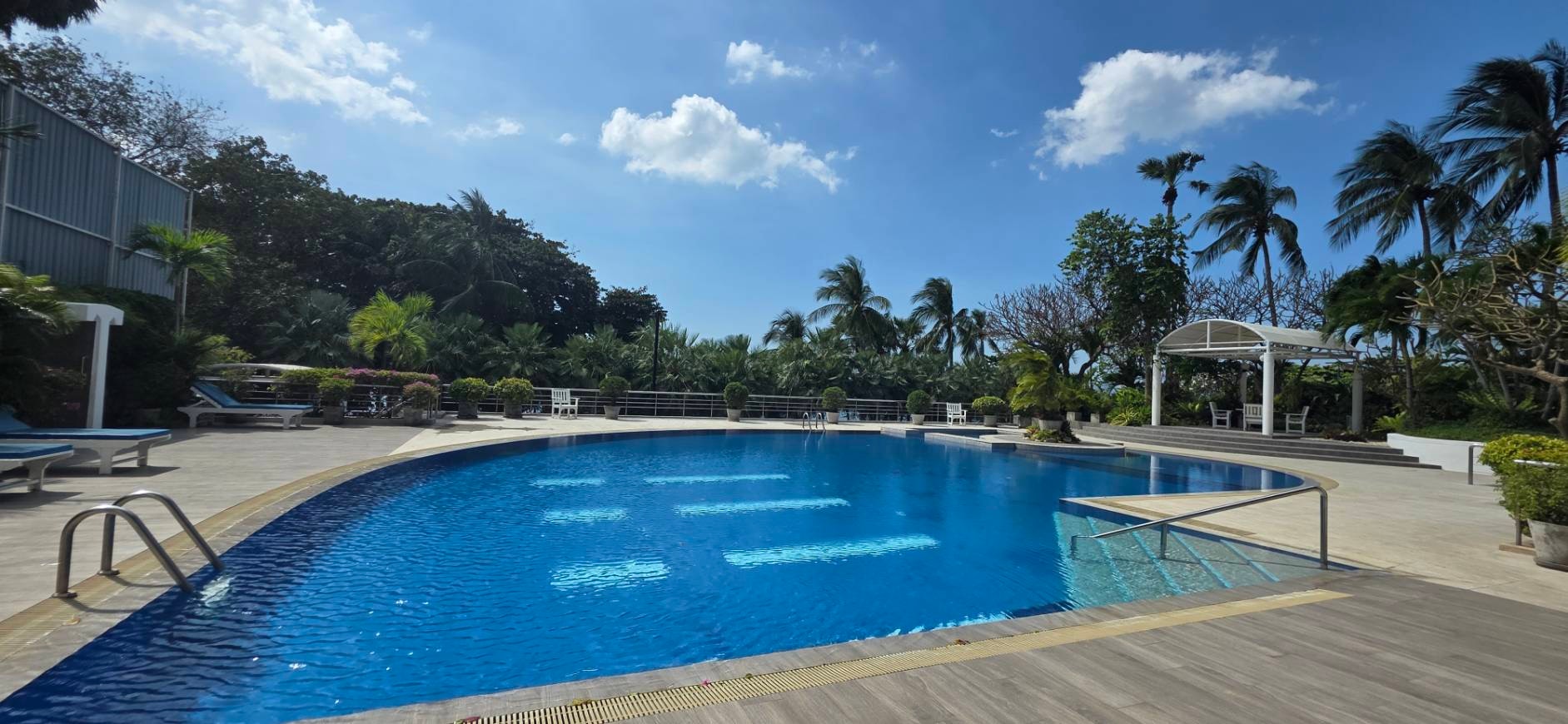 Large Front Facing Ocean View 3 Bed 3 Bath Condo in Pratumnak photo 34