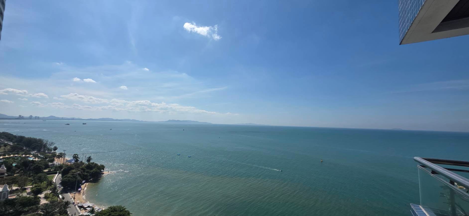 Large Front Facing Ocean View 3 Bed 3 Bath Condo in Pratumnak photo 38