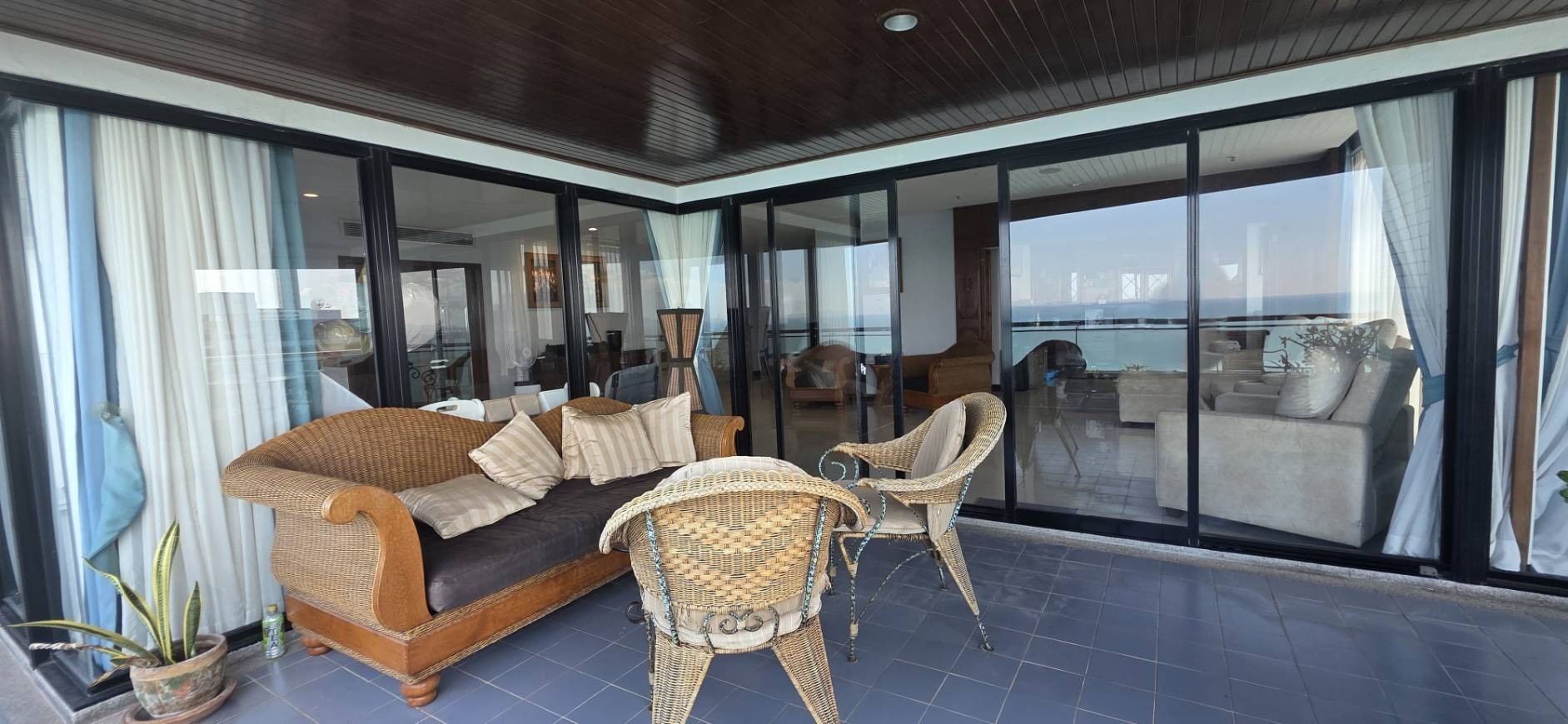 Large Front Facing Ocean View 3 Bed 3 Bath Condo in Pratumnak photo 21