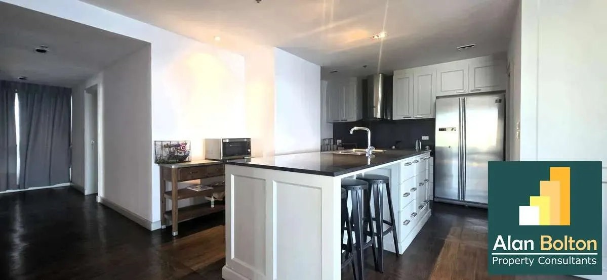 Spacious 3 Bedroom, 3 Bath Beachfront Condo With Panoramic Ocean Views photo 3
