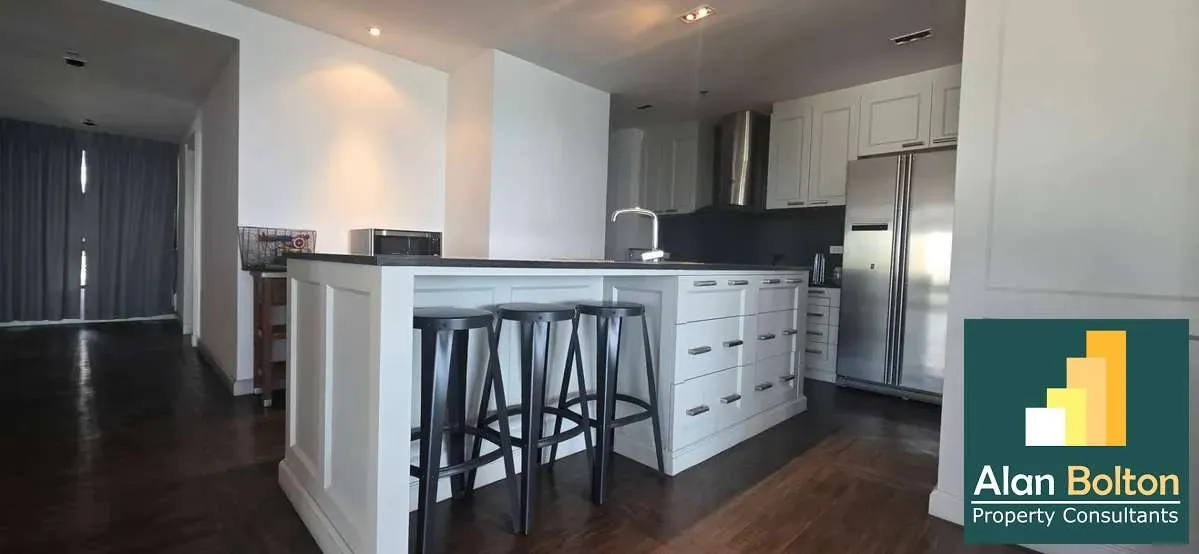 Spacious 3 Bedroom, 3 Bath Beachfront Condo With Panoramic Ocean Views photo 4