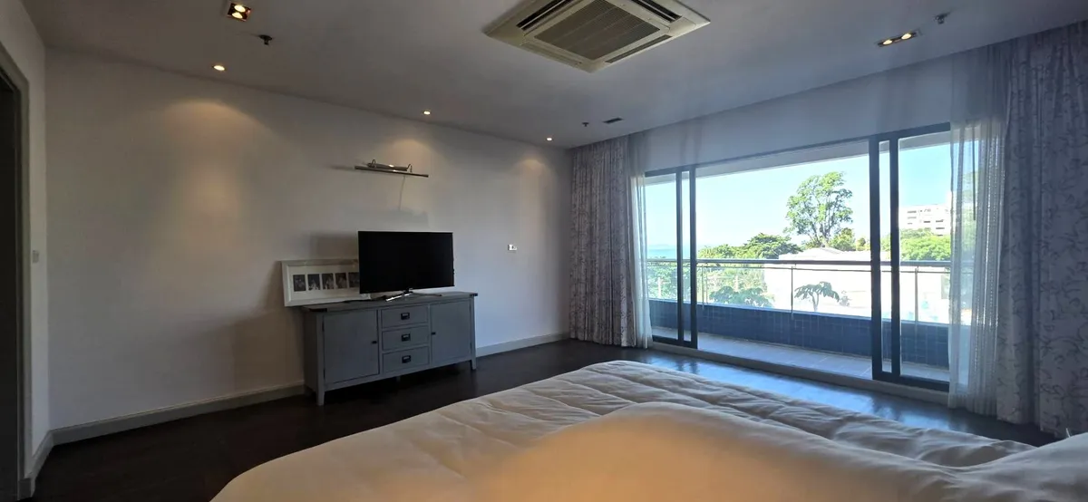 Spacious 3 Bedroom, 3 Bath Beachfront Condo With Panoramic Ocean Views photo 34