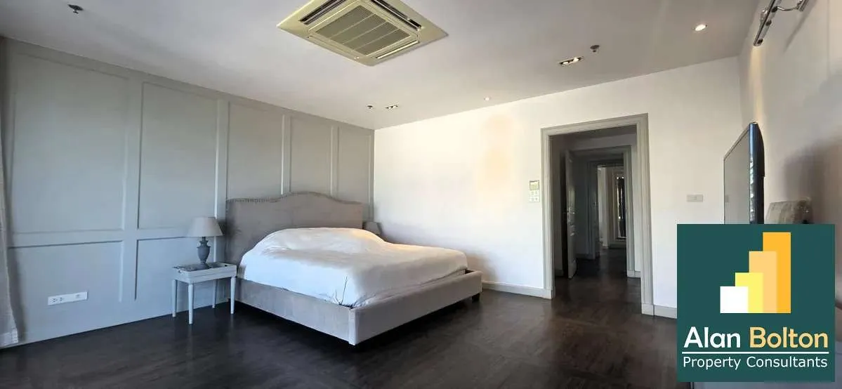 Spacious 3 Bedroom, 3 Bath Beachfront Condo With Panoramic Ocean Views photo 5