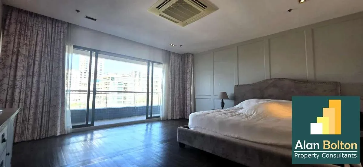 Spacious 3 Bedroom, 3 Bath Beachfront Condo With Panoramic Ocean Views photo 8