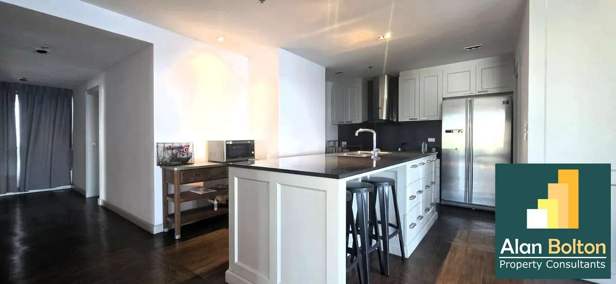 Spacious 3 Bedroom, 3 Bath Beachfront Condo With Panoramic Ocean Views photo 3