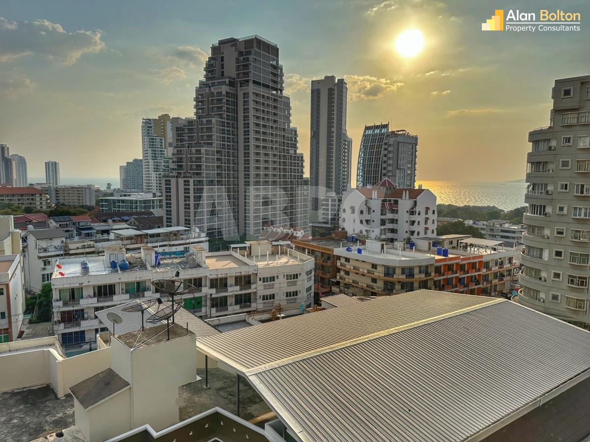 1 Bedroom Condo for Sale in Cosy Beach, Pratumnak photo 2