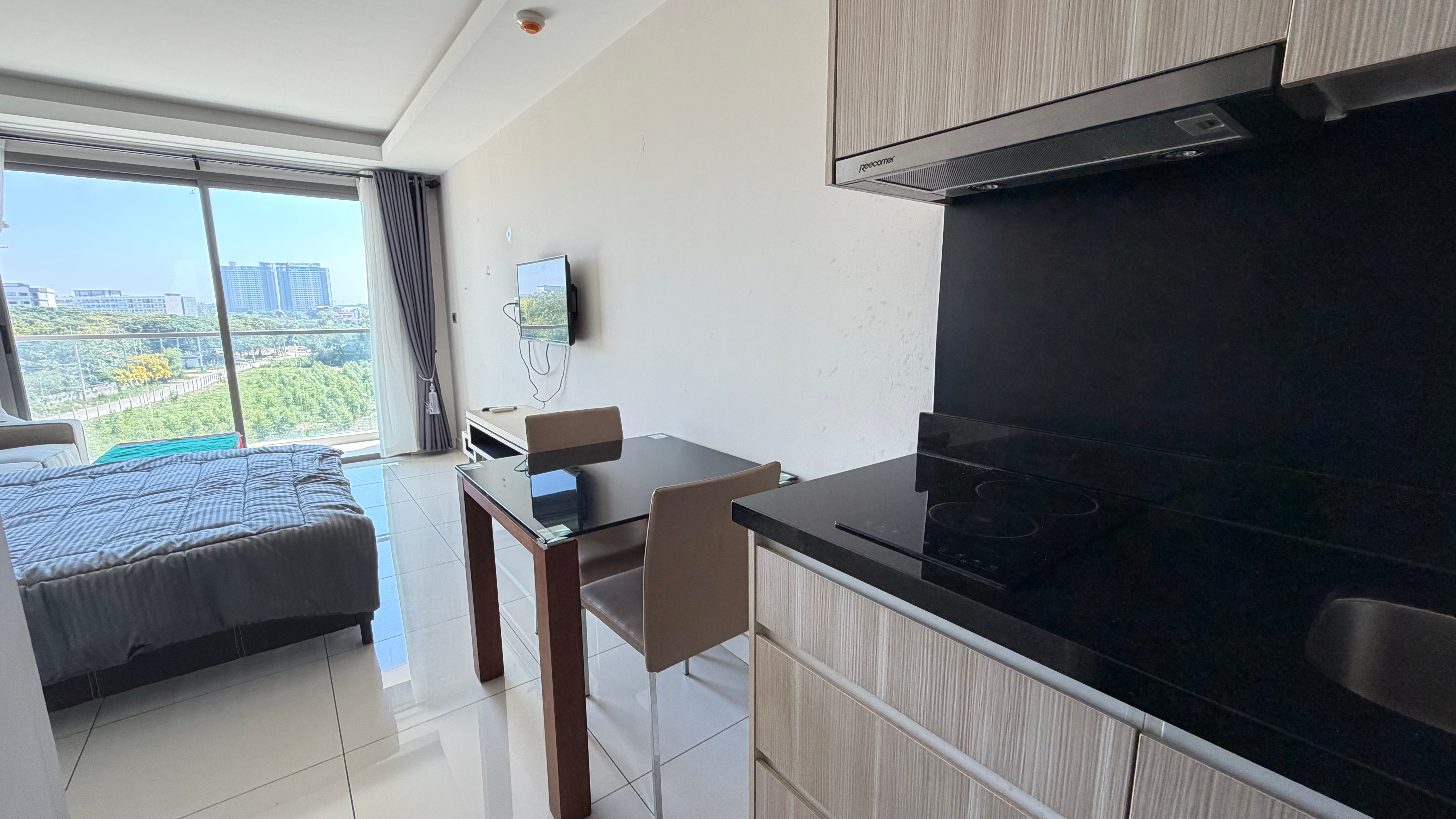 StudioCondo For Rent In Jontien photo 14