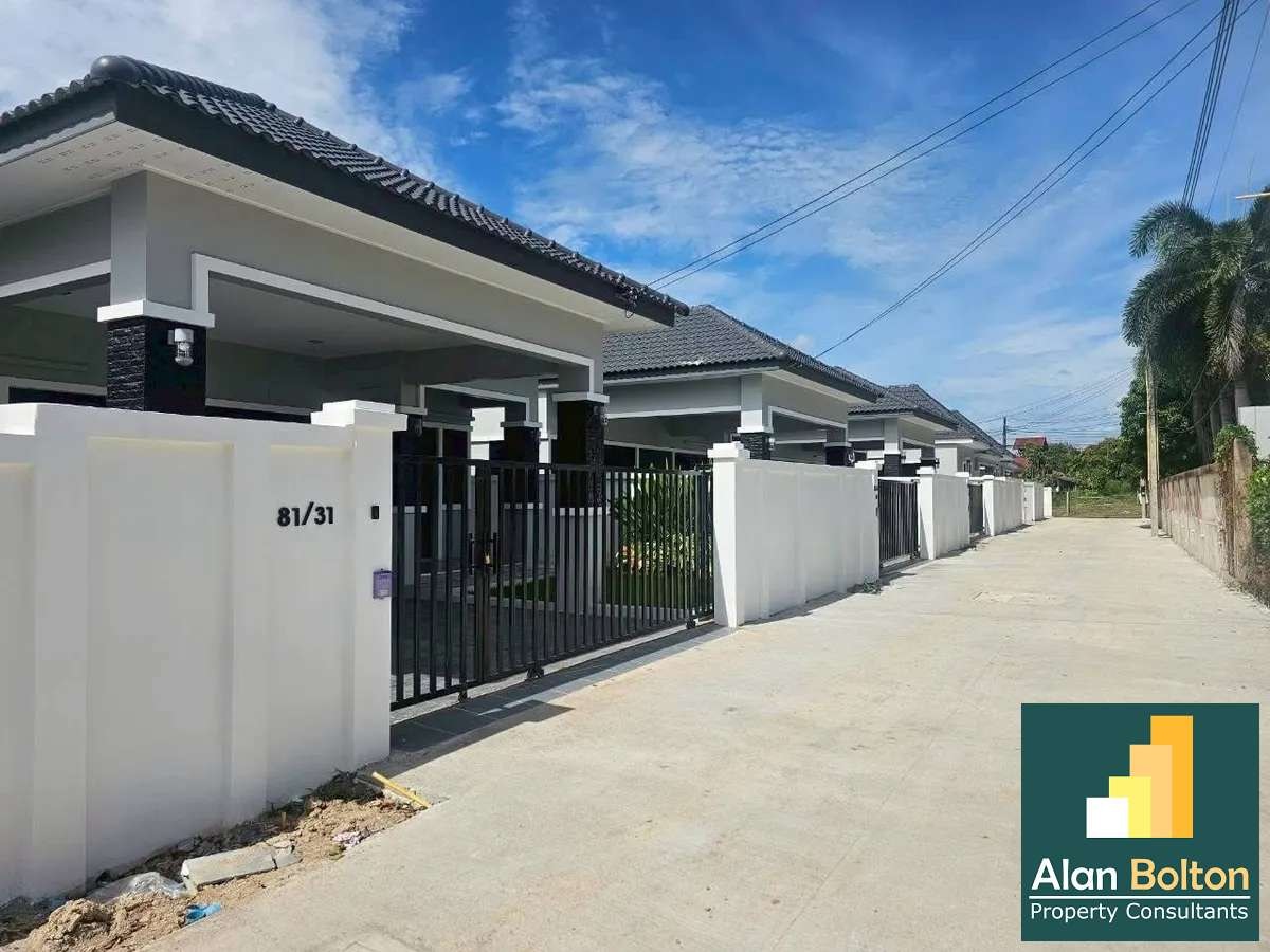 New Single House 3 Bedrooms 2 Bathrooms in Huay yai photo 9