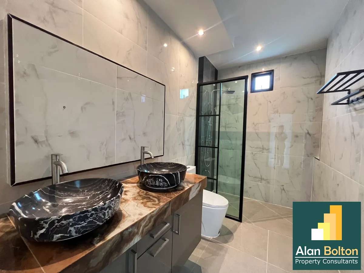 Brand new 3 Bedrooms 3 Bthrooms in East Pattaya photo 9