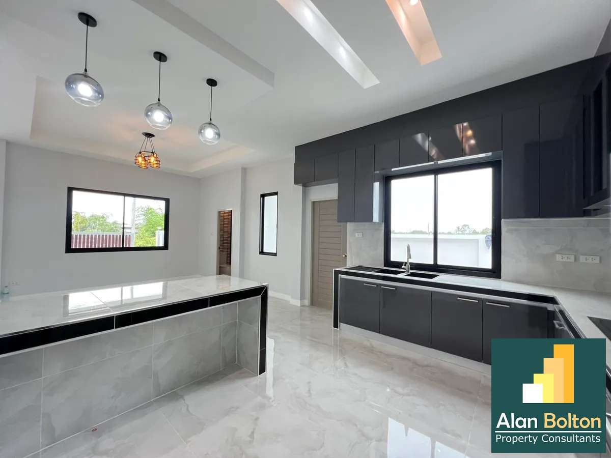 Brand new 3 Bedrooms 3 Bthrooms in East Pattaya photo 5