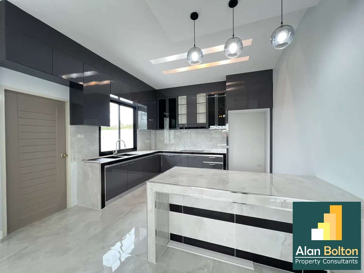 Brand new 3 Bedrooms 3 Bthrooms in East Pattaya photo 4
